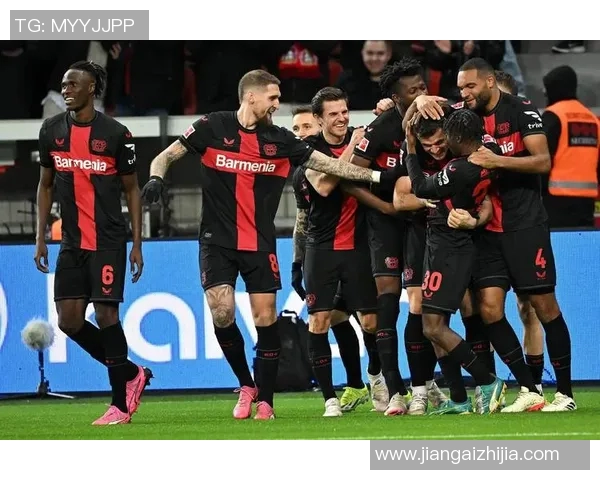 韦恩与汉诺威的激烈对决揭示足球战术与团队合作的重要性